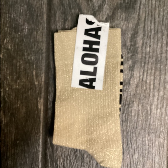 💥PRICE DROP💥 Alohas Ava Shimmer Gold Socks-NWT - Picture 7 of 8